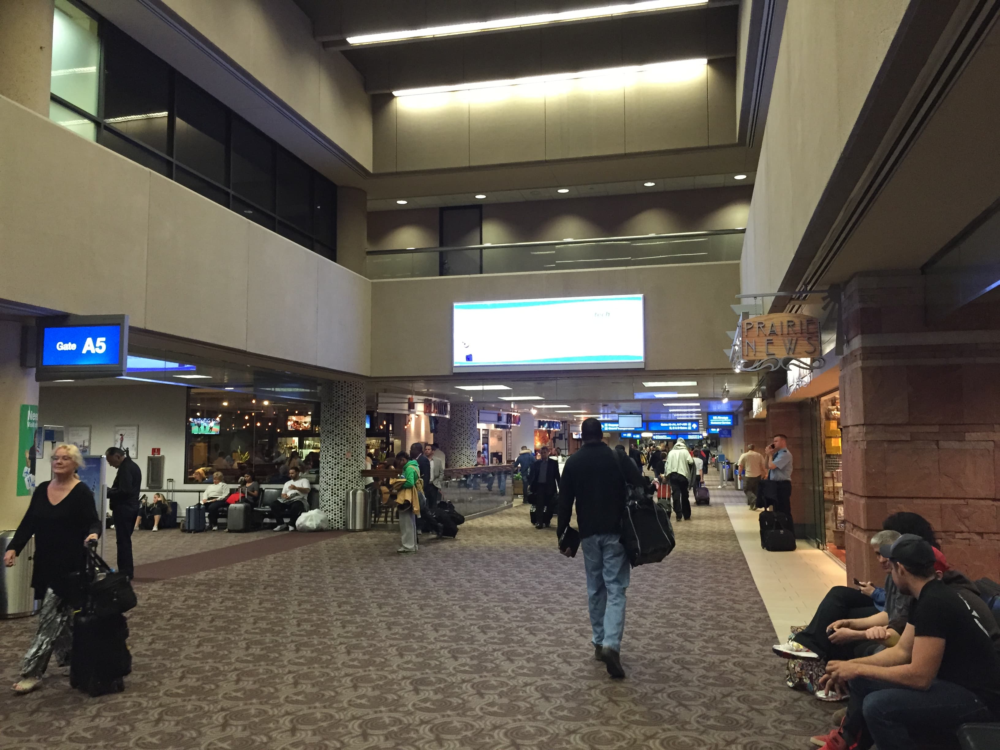 Escena editorial de control de embarque y supervisión de flujo